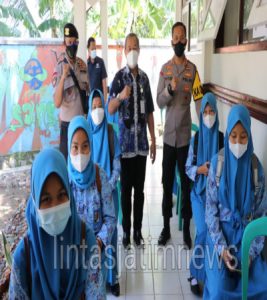 Kapolres bersama Kadinkes Kebumen Tinjau PTM di Sekolah