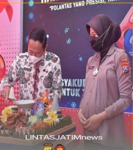 HUT Lalu Lintas ke 66, Satlantas Polres Lamongan Gelar Tasyakuran dan Pemberian Tali Asih Tuna Wisma