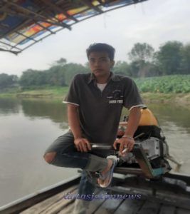 Perahu Transportasi yang menghubungkan wilayah tuban dan bojonegoro