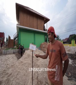 Semua Bisa Wakaf, Kuli Bangunan Ini Berwakaf Untuk Masjid Az Zahra