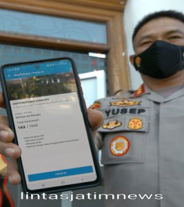 Waspada Klaster Baru, Masuk Polrestabes Surabaya Wajib Scan QR-Code Pedulilindungi