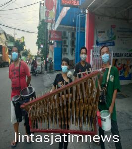 Gerbong Pengasuh Pemuda Angklung siap menghibur anda