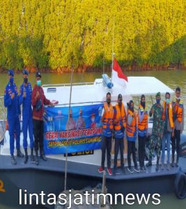 Sat. Polairud Polres Sampang Kawal 2000 Dosis Vaksin Ke Pulau Mandangin Sampang