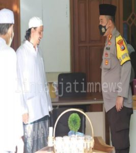 Minta Doa, Kapolres Gresik Silaturahmi ke Habib Ismail