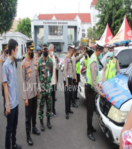 Kapolrestabes Surabaya Cek Kelayakan Dan Kesiapan Kendaraan Lalu Lintas Untuk Memberikan Pelayanan Masyarakat