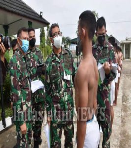 Kasdam II/Sriwijaya Pimpin Sidang Parade Calon Bintara PK TNI AD TA. 2021 Panda Palembang