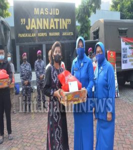 SAMBUT HUT KE 76 TNI AL, LANMAR JAKARTA BAGIKAN PAKET SEMBAKO