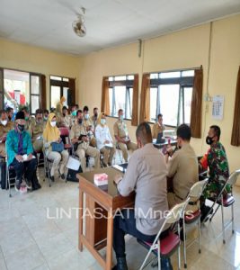 Danramil 06/Batuwarno Hadiri Rakor Evaluasi Kegiatan Vaksinasi Covid-19 Dan Persiapan Seleksi Rekrutmen Perangkat Desa