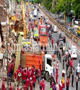 Ditargetkan Selesai hari ini Eksekusi 15 Bangunan di Jalan Raya Wonokromo