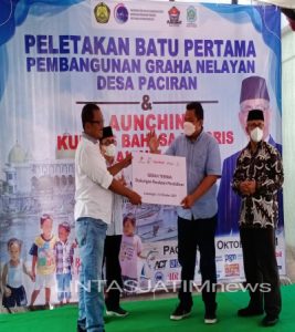 Prof Zainudin Maliki Launching Kursus Bahasa Inggris Anak Nelayan Paciran