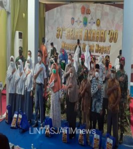 Firli Bahuri Tinjau Vaksinasi Pelajar di YPM Sidoarjo