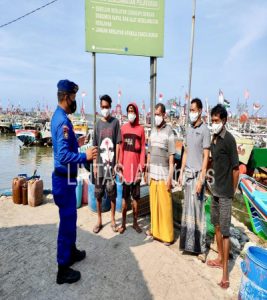 Polisi Duduk Bersama Nelayan Sosialisasi Larangan Penggunaan Trawl