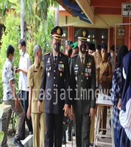 HUT TNI Ke 76, Kapolres Gresik Bersama Forkopimpada Gelar serbuan Vaksinasi Pelajar