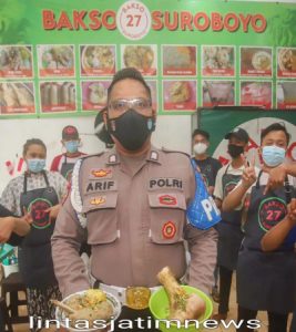 Bripka Arif Harmoko Anggota Propam Polrestabes Surabaya Yang Nyambi Jualan Bakso : “Jadikan Usaha Bagian Dari Hidup Dan Cintamu”