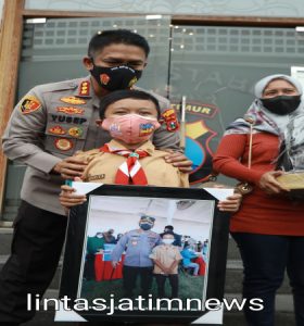 Kapolrestabes Surabaya dukung Cita-Cita Aesar Anak Kelas 6 SD yang Ingin Jadi Polisi