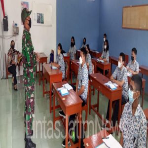 Sejak Penerapan PPKM Level 2 Babinsa Pantau Pelaksanaan PTM di SMP Warga