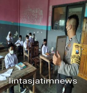 Cegah Paham Radikalisme Sejak Dini, Polisi Bondowoso jadi Guru di Ponpes Bondowoso