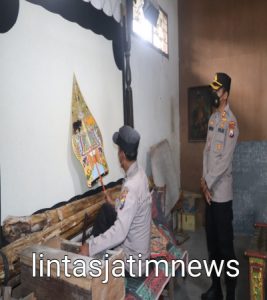 Aiptu Guritno, Ki Dalang dari Polsek Pakel Tulungagung Jual Sebagian Wayang dan Gamelan Untuk Pembangunan Masjid