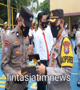 INOVASI CEMERLANG ANTARKAN BHABINKAMTIBMAS BRIPTU DIDIN RAIH PENGHARGAAN KAPOLRES PACITAN