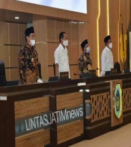 Pandangan Umum Fraksi-Fraksi DPRD Lamongan Dukung Pemkab Optimalkan Pembangunan Berkelanjutan