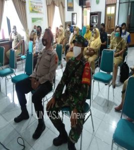 Sertu Rohmad Hadiri Rapat Koordinasi Linsek di UPTD Puskesmas Jayengan