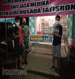 Patroli Koramil 14/Jatisrono Tingkatkan Kedisiplinan Warga Terapkan Protkes