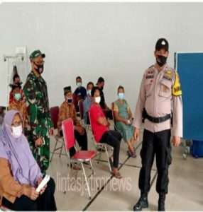 Babinsa Selalu Hadir Saat Vaksinasi di Daerah Binaan