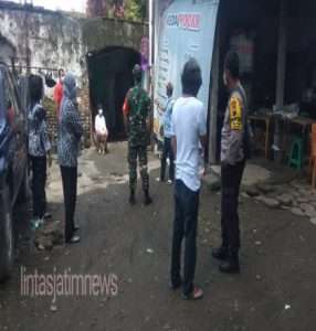 Sinergitas 3 Pilar  Susuri Perkampungan Cek dan Awasi Prokes  Warga