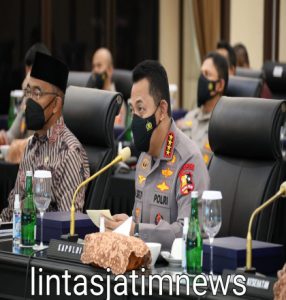 Rapat Lintas Sektoral, Kapolri Paparkan Strategi Cegah Lonjakan Covid-19 Saat Nataru