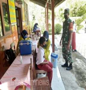 Kodim Sragen – Babinsa Genengduwur Semangati Siswa SD Laksanakan BIAS
