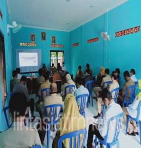 Terapkan Protkes Secara Ketat, Kapten Cba Suparna Hadiri Lokmin Linsek Puskesmas Tiryomoyo