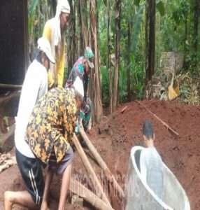 Bantu Warga Miliki Sanitasi Sehat, Pelda Sri Mulyono Pimpin Karya Bakti Pembuatan Jamban