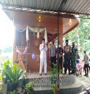 Kasdim 0728/Wonogiri Gunting Pita, Tandai Peresmian Poskampling Joglo Desa Watangsono