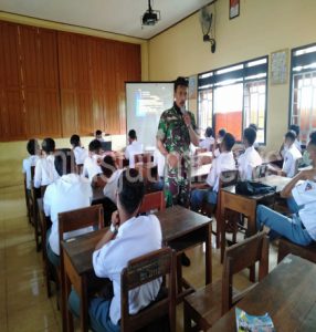 Babinsa Koramil 14/Jatisrono Sampaikan Materi PPBN Kepada Pelajar SMK 2 Pancasila