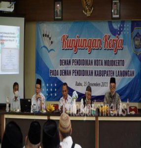 Stuba Dewan Pendidikan Kota Mojokerto Ke Lamongan, Disambut Tari Mayang Madu