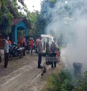 Cegah KLB Demam Berdarah, Babinsa Dampingi Fogging di Sempu