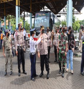 Jelang Nataru, Kapolres Gresik Tinjau Pelabuhan dan Terminal Bunder