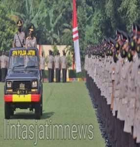Kapolda Jatim Lantik 750 Bintara Remaja di SPN Polda Jatim, serta Berikan Bekal Wawasan dan Motivasi