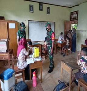 Danramil Apresiasi Antusias Dan Keberanian Siswa-Siswi Ikuti Vaksin Covid-19