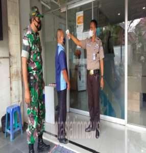 Mewujudkan Wilayah Binaan  Bebas Covid – 19 Babinsa terus Cek Prokes