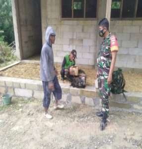 Jalin Keakraban, Babinsa Laksanakan Komsos Dengan Masyarakat