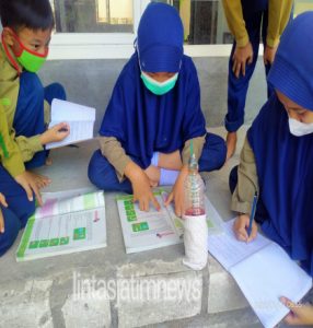 Lebih Mudah Faham, Siswa SD Muda Babat Praktek  Membuat Thermometer Sederhana