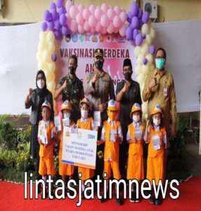 Ajak Minat Anak Vaksin, Polres Probolinggo Datangkan Gatot Kaca dan Badut hingga Arena Bermain