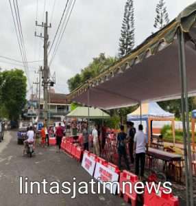 Ditlantas Polda Jatim dan Polres Lumajang Gelar Pelayanan Perpanjangan SIM Gratis dan Vaksinasi Covid-19 bagi Korban Terdampak Erupsi Semeru