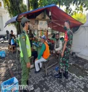 Begini Cara Sertu Suyatno Dalam Menerapkan Protokol Kesehatan di Wilayahnya