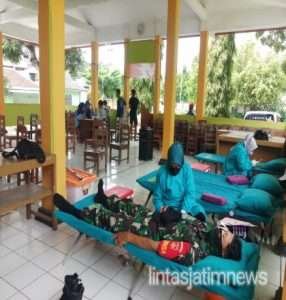 Bantu PMI, Babinsa Ajak Warga Partisipasi Ikut Donor Darah