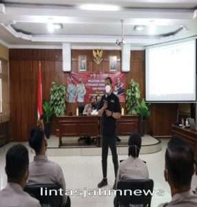 Menuju Era Police 4.0, Polresta Mojokerto Gelar Pelatihan Kehumasan