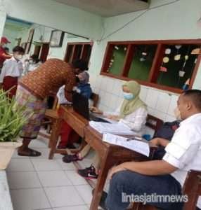 Gelar vaksinansi kedua MI Darussalam I  Bulak banteng kidul 4/7