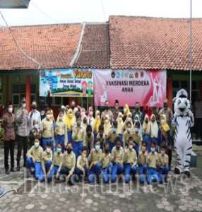 Disuntik Tidak Sakit, Murid-murid SD Muhammadiyah Kebumen Semangat Mengikuti Vaksinasi Merdeka