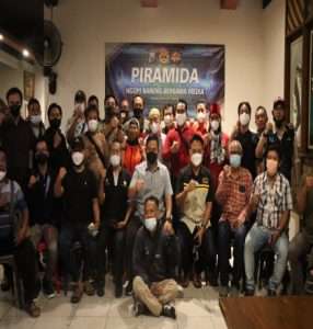 Kapolres Gresik ngopi bareng  Bersama Media, Tingkatkan Sinergitas dengan Program Piramida
